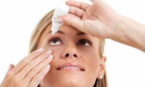 干眼症用什么眼药水好 你知道干眼症是如何引起