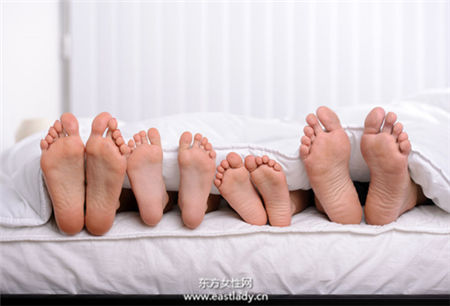 孩子卡中间不性福 3招让夫妻摆脱无性婚姻