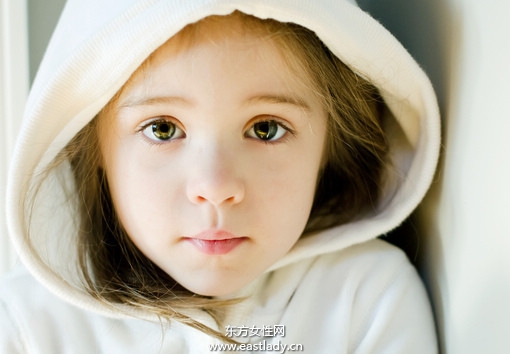 上眼皮突然下垂怎么办 这可能是疾病信号