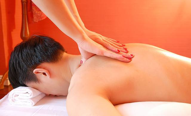 经常推油按摩的好处多 推荐4种最佳推油按摩方式