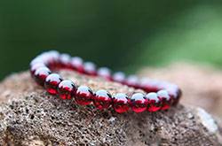 红石榴石的功效与作用 如何鉴别红石榴石真假