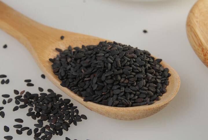 揭黑芝麻的功效与作用 经常吃还能延年益寿