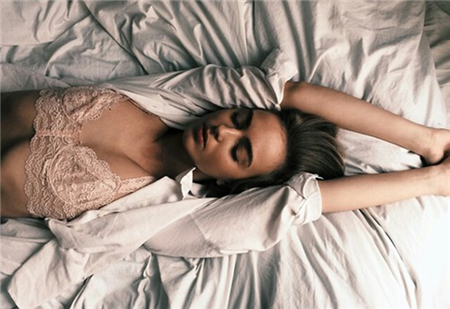 经血发黑是怎么回事 从经血颜色看出身体健康状况