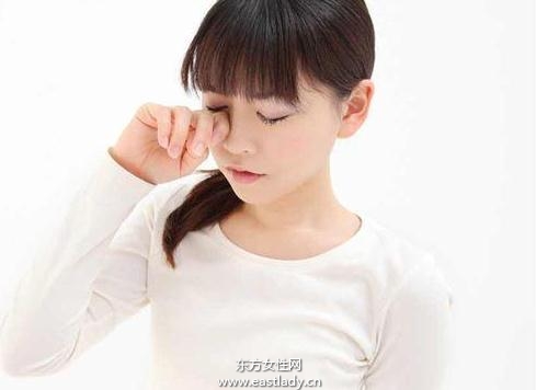 口干舌燥半夜渴醒 小心干燥症