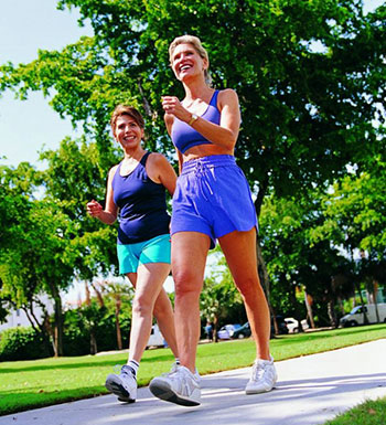 这样走路就可以达到健身效果 不用去健身房啦