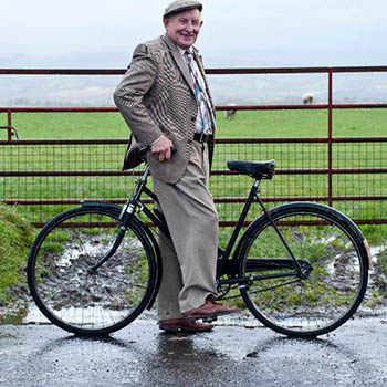 老人如何骑自行车 老人骑自行车锻炼需谨慎