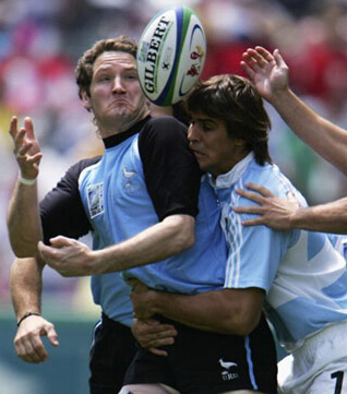 橄榄球战 橄榄球战术术之一抛传保护