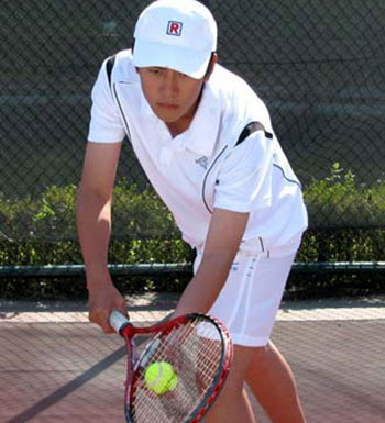 打网球好处多 打网球可以预防多种疾病