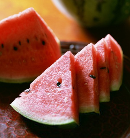 哺乳期不能吃的东西 吃西瓜的注意事项