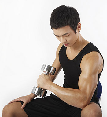 健身运动反而患上脊椎病  健身误区要谨防