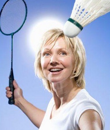 打羽毛球的好处 打羽毛球带来的保健功效