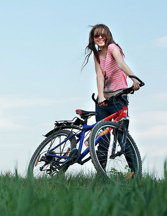 体育养生  低碳 健身骑车上班有妙招