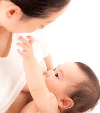 母乳喂养注意事项 哺乳期喂养宝宝6大技巧