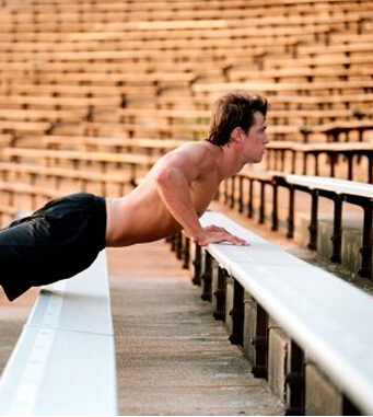 俯卧撑的好处 助就完美曲线