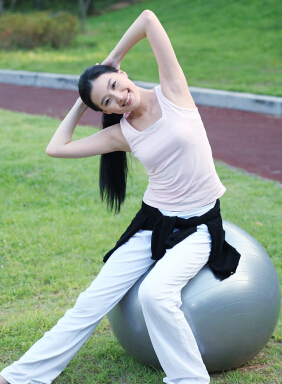 健身球 健身球的经典动作与注意事项