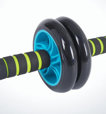 健腹轮的作用 健腹轮的常规训练方法