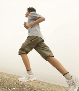 跑步健身的原则要克服惰性 要坚持锻炼