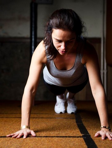 俯卧撑的好处 8步塑造完美曲线好身材