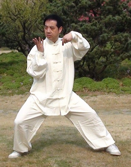 高血压怎么办 练太极拳有助于治疗高血压