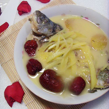 如何益气补血 田七红枣煲鲫鱼的烹饪方法