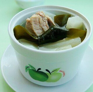 秋季养生 萝卜排骨汤 补钙养血壮阳