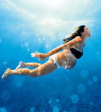 孕妇游泳应选哪种游泳姿势 需注意哪些事项