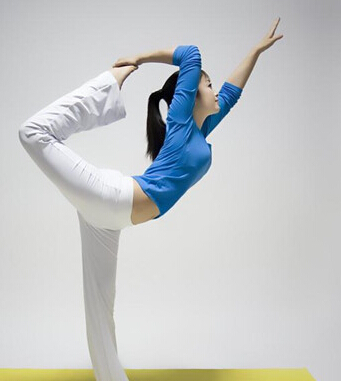 办公室瑜伽 缓解压力又健身