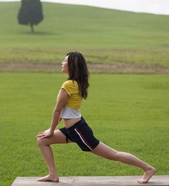 运动前热身有讲究 跑步前不宜压腿热身