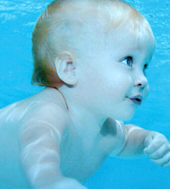 婴儿游泳 婴儿游泳注意事项