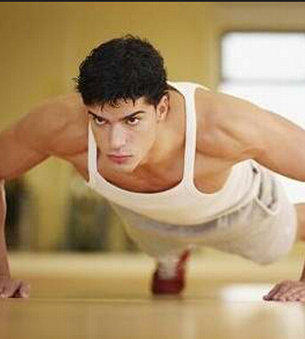 俯卧撑的好处 练出肌肉好简单