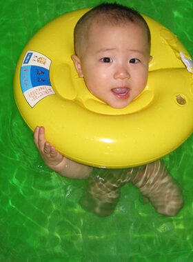 婴儿游泳 冬季婴儿游泳的好处与注意事项