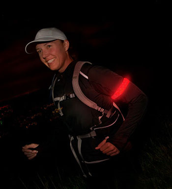 晚上跑步要穿得鲜艳些 晚上跑步的注意事项