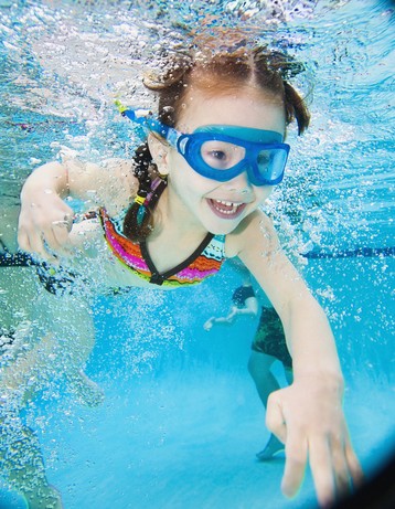 学游泳的技巧 游泳抽筋时如何自救