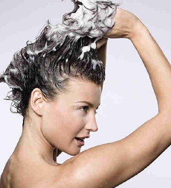 日常养生常识 清晨洗头有哪些危害