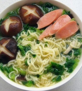 方便面+火腿肠+高血压 这是真的吗