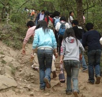 爬山的保健作用  增强你的心脑功能