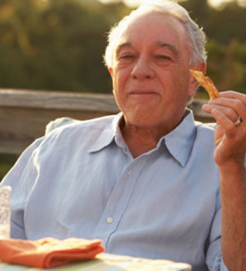 老年人饮食误区 一味吃素不利于老年人健康
