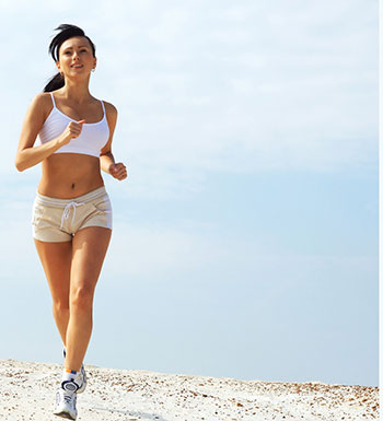 反手摸到肚脐就是好身材  过度减肥的危害