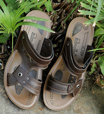 人字拖好看但危害大 盘点4种拖鞋的危害