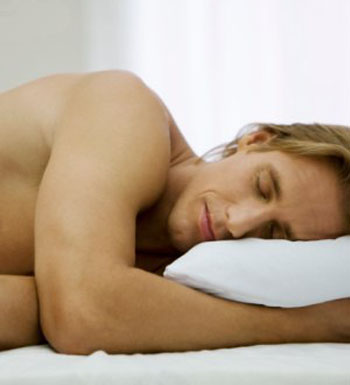 女性裸睡竟有7大神奇功效 治失眠美容减肥