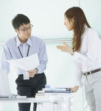 小心你的举动 肢体语言暴露你的心理秘密