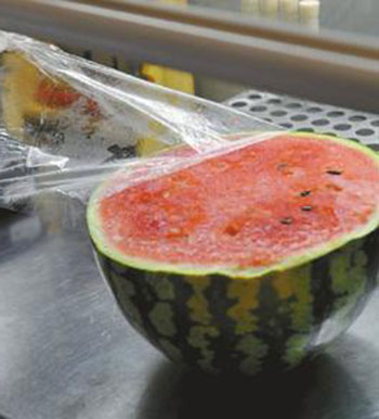 夏季养生常识 冰箱里的隔夜西瓜还可以吃吗