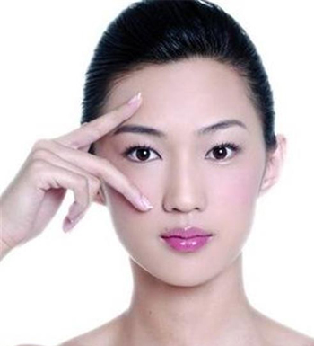 怎样避免长青春痘 远离青春痘 生活卫生要做好