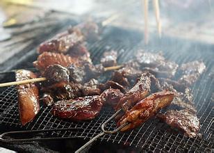 泡烧烤摊查出胃癌晚期 怎样健康吃烧烤