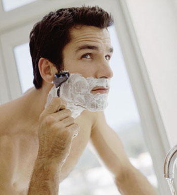 男神必修课 怎样刮胡须最健康安全
