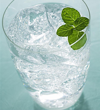 养生小常识 出现这些症状喝水能救命