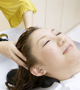 正确的洗头方法 揭秘洗头发的六大禁忌