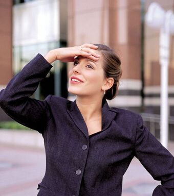 保健按摩 小动作助上班族养生保健