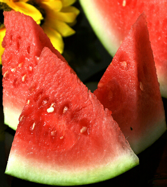 西瓜的功效与作用 西瓜解暑养颜有一手