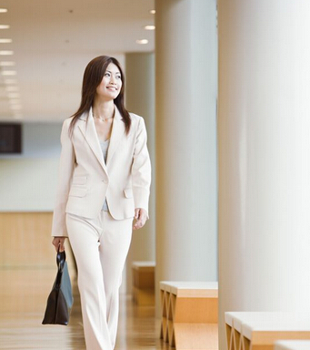 青春之旅 女性如何摆脱年龄恐惧症